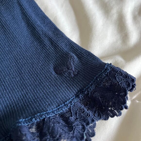 Vintage Y2K Navy Blue Lace Cami Tank Top from American Eagle Outfitters Size XS - Picture 4 of 6